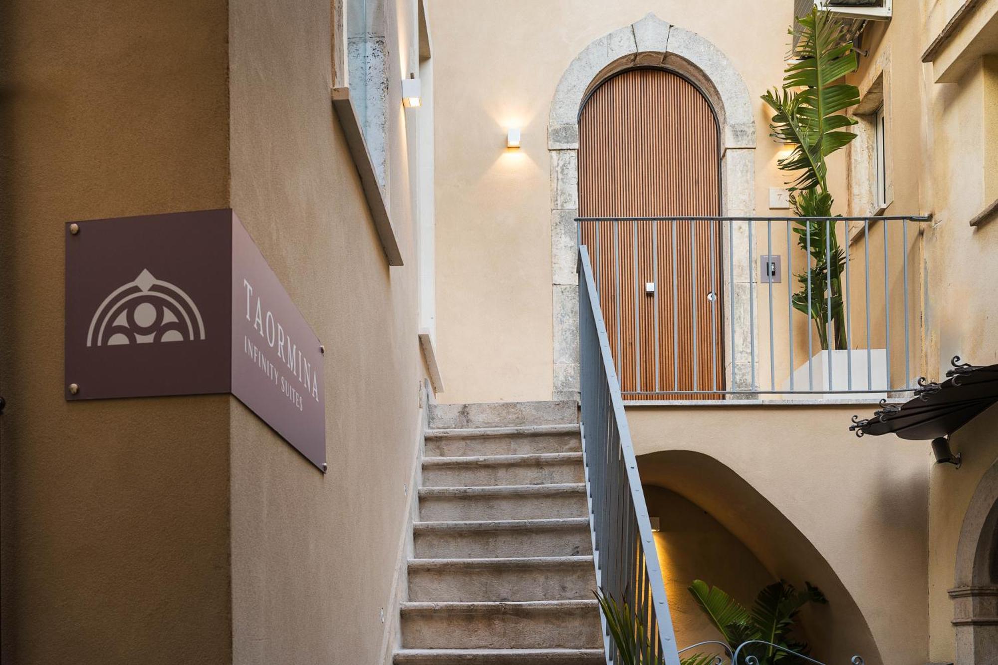 Taormina Infinity Suites Exteriör bild